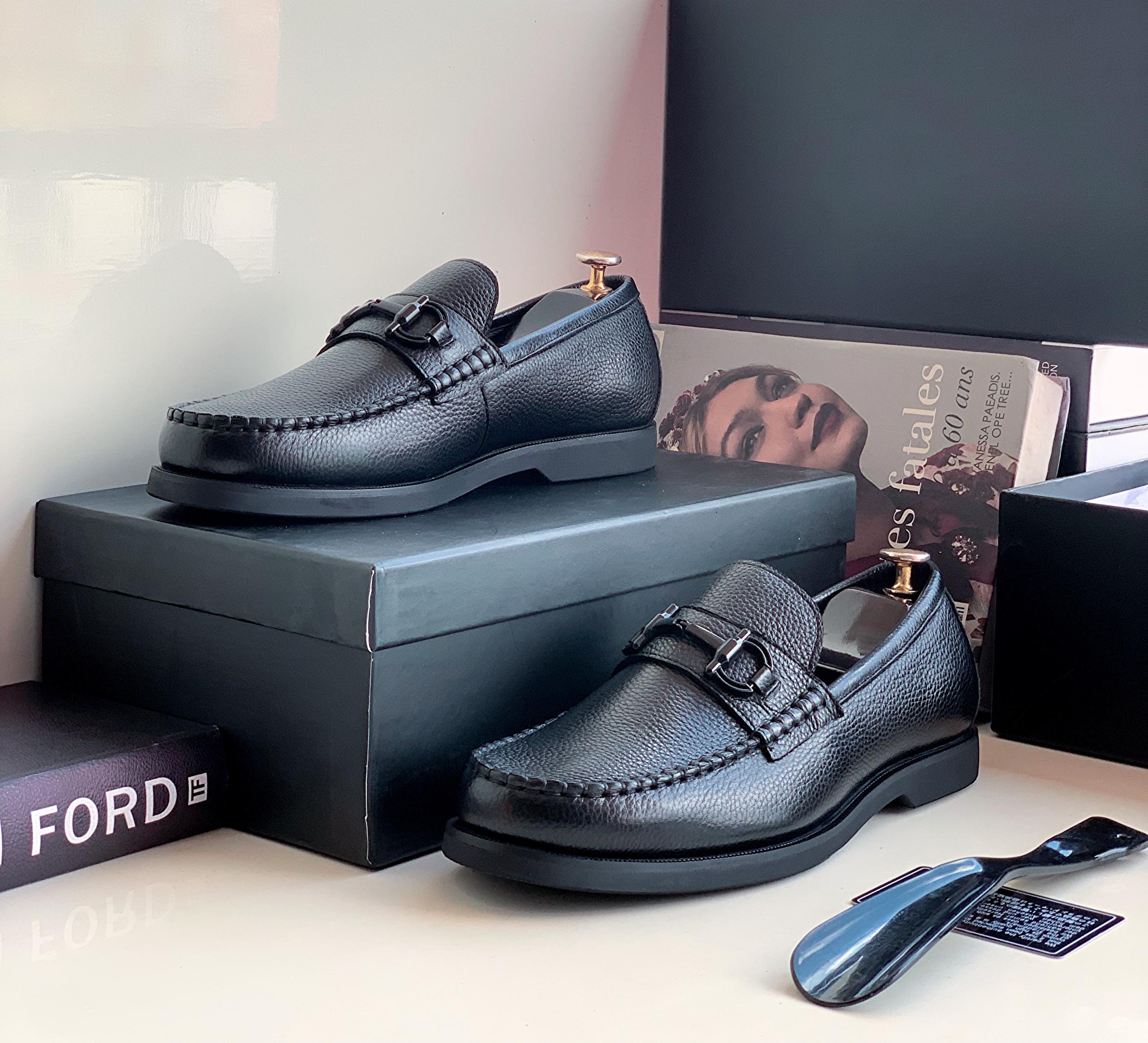 3. SALAVATORE FERRAGAMO BLACK