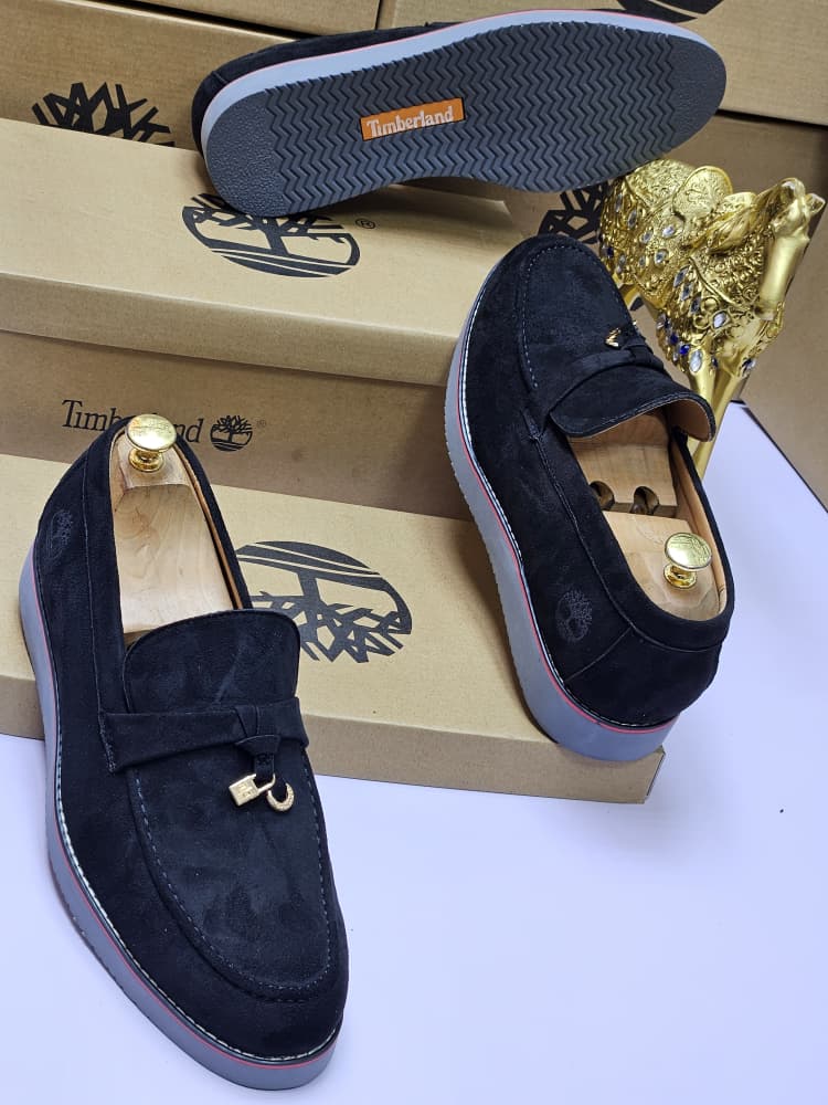 3. SUEDE BLACK